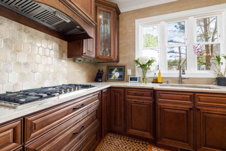 Transitional Kitchen Cabinet Styles: Discover the Charm