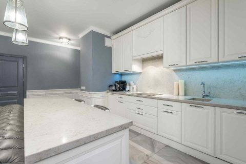The Benefits of Custom Kitchen Cabinets for Your Remodel